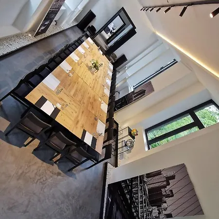 The Wise House Hotel *